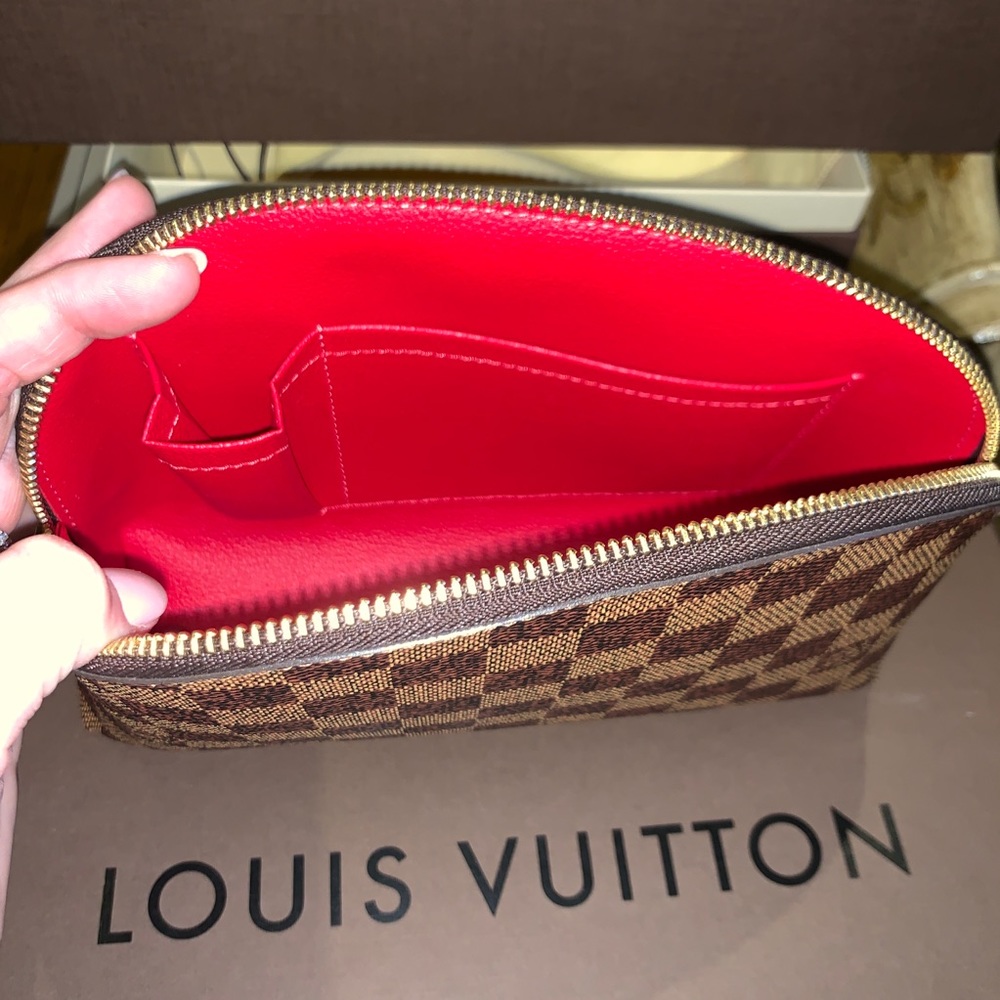 Louis Vuitton Cosmetic Pouch GM in Damier Ebene - Picture 5 of 6